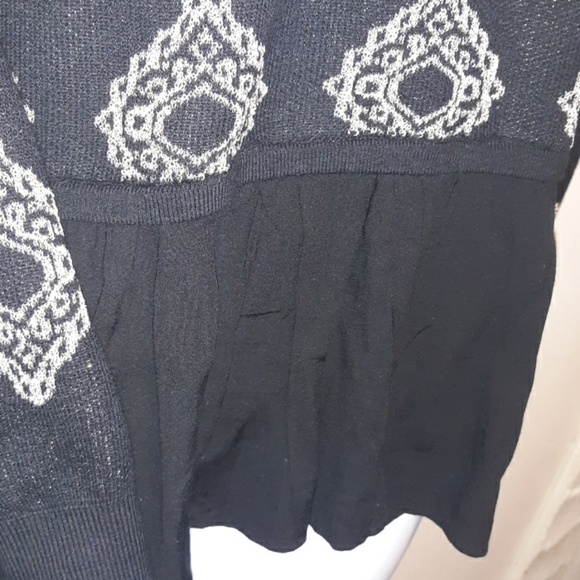 New Metallic V-Neck TwoFer Layered Look Sweater - Picture 4 of 8